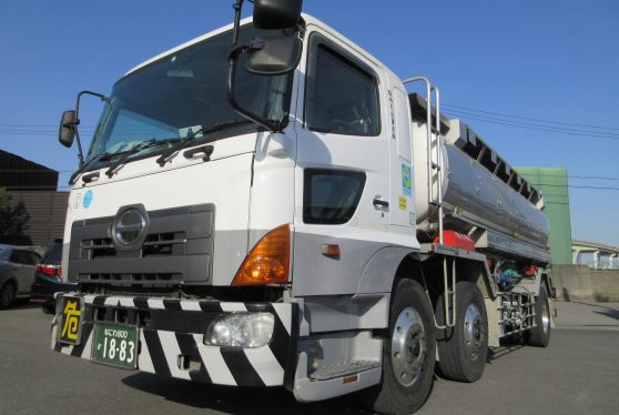 【未経験でも安心安定の職場】中型タンクローリードライバー
